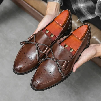 2023 Мужские туфли для вождения из лакированной кожи с бабочкой, платье для стилиста роскошного бренда, Вечерняя Свадебная Офисная обувь Sapato Social Masculino