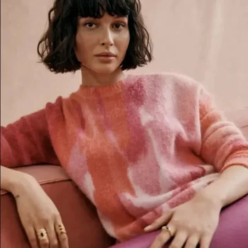 Женская новинка 2023 года, осенне-зимняя картина маслом, градиентный розовый свитер с круглым вырезом и длинными рукавами для поездок на работу