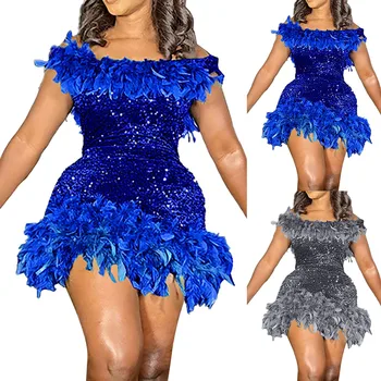 Женское короткое приталенное карнавальное сверкающее платье с двойными плечами из блесток и перьев