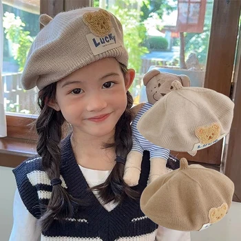 Милый детский берет с буквенным медведем, зима-весна, теплая Вязаная шапка-берет, Корейская кепка художника для девочек, однотонная шапочка-маляр