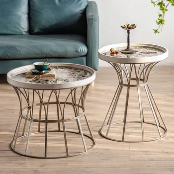 Роскошный чайный журнальный столик в стиле ретро, круглый приставной столик из железного стекла, минималистичные декоративные мини-столики в центре, мебель для гостиной на балконе