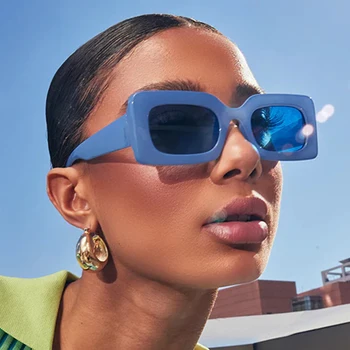 Уникальные синие прямоугольные женские солнцезащитные очки Классическая мода Крутые маленькие квадратные солнцезащитные очки Lady UV400 Модные очки ярких цветов