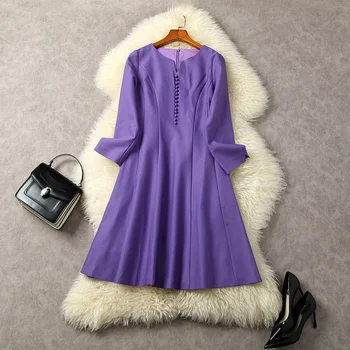 Европейская и американская женская одежда на осень-зиму 2022 года, Модное фиолетовое платье с длинными рукавами и V-образным вырезом на пуговицах